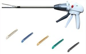 Herlaadbare endoscopische lineaire snij-nietmachine